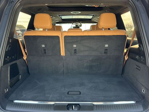 Used 2023 Jeep Grand Wagoneer Series III AWD/4WD image 16