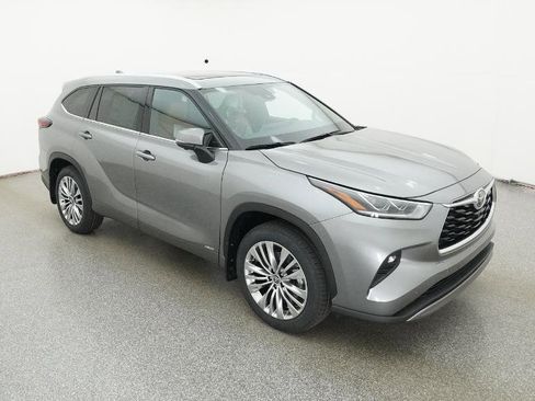 New 2026 Toyota Highlander Platinum image 36
