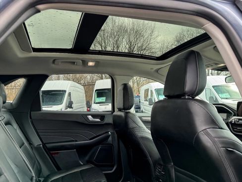 Used 2022 Ford Escape SEL image 12