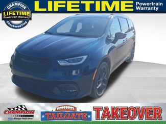 Used 2023 Chrysler Pacifica Limited w/ Uconnect Theater Family Group AWD/4WD 360° Tour