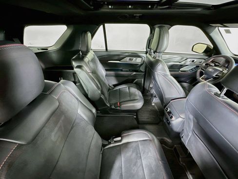 Used 2025 Ford Explorer ST AWD/4WD image 29