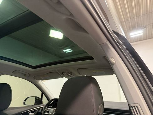 Used 2023 Audi Q7 2.0T Premium w/ Towing Package image 17