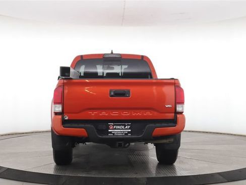 Used 2017 Toyota Tacoma SR5 AWD/4WD image 11
