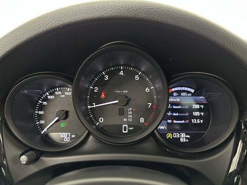 Certified 2025 Porsche Macan image 49