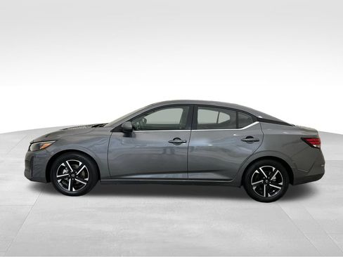 Used 2025 Nissan Sentra SV FWD image 2