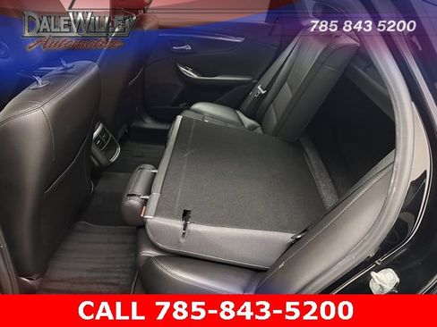 Used 2016 Chevrolet Impala LT w/ Convenience Package image 16