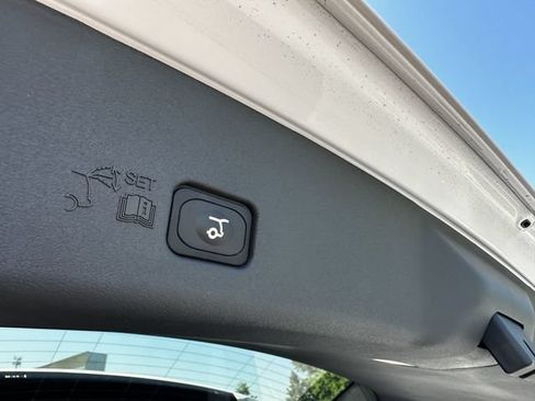 Certified 2024 Lincoln Nautilus Premier AWD/4WD image 43