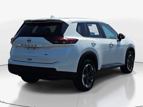 Used 2024 Nissan Rogue SV FWD image 6