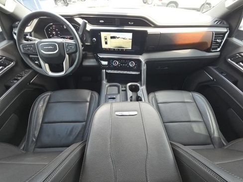 Used 2024 GMC Sierra 2500 Denali w/ Denali Reserve Package AWD/4WD image 36