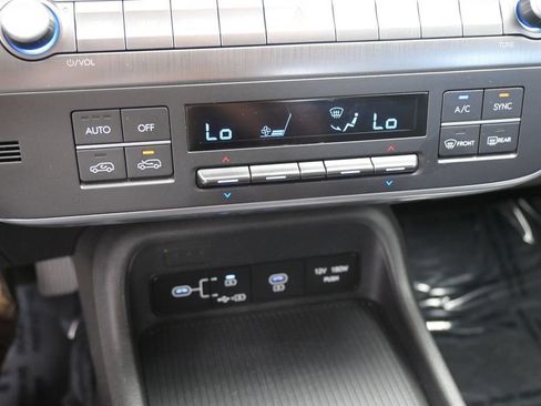 Used 2025 Hyundai Kona SEL AWD/4WD image 30