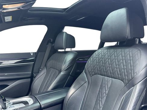 Used 2021 BMW 740i 740i M SPORT,NAV,CAM,PANO,CLMT w/ M Sport Package image 38