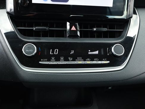 Used 2024 Toyota Corolla LE FWD image 17