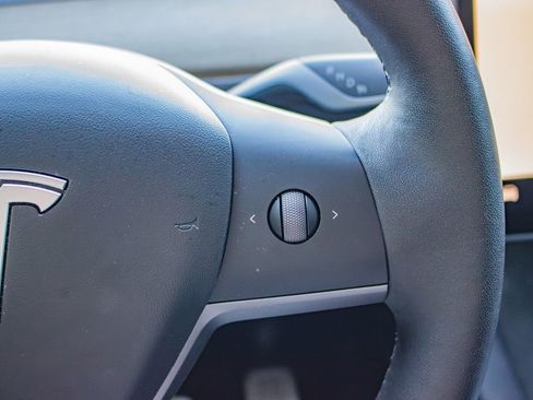 Used 2022 Tesla Model Y Performance image 25