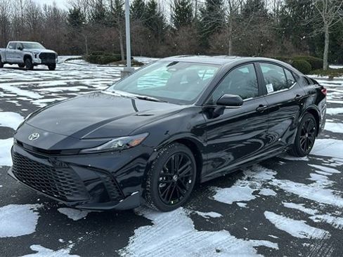 New 2026 Toyota Camry SE image 2