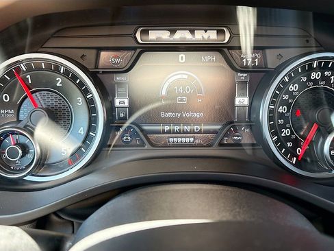Used 2022 RAM 1500 Big Horn AWD/4WD image 12