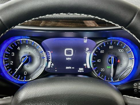 Used 2024 Chrysler Pacifica Limited FWD image 12