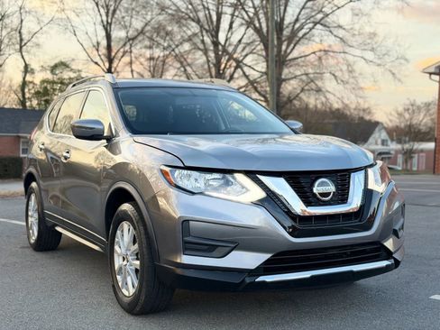Used 2018 Nissan Rogue SV AWD/4WD image 8