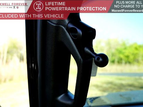 Used 2022 Jeep Gladiator Rubicon w/ Safety Group image 27