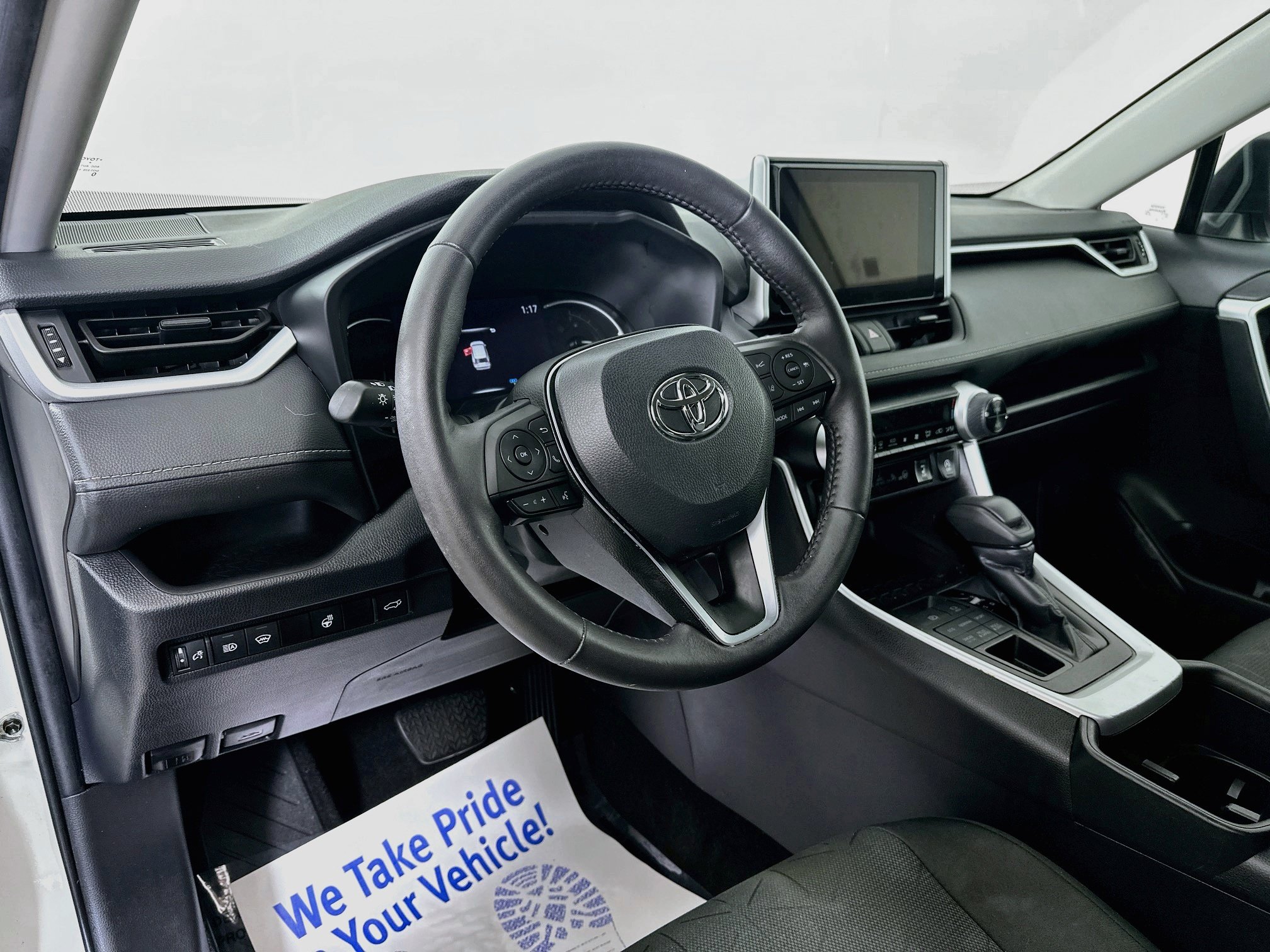 Used 2024 Toyota RAV4 XLE w/ Convenience Package AWD/4WD image 9