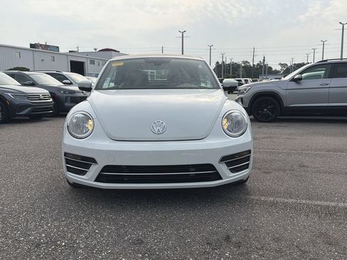 Used 2019 Volkswagen Beetle 2.0T SE FWD image 2