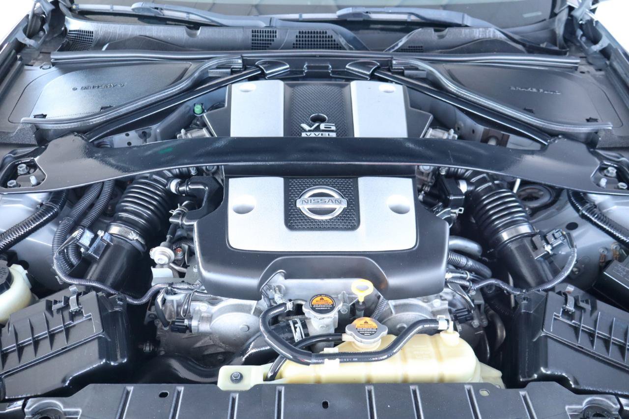 Used 2016 Nissan 370Z Coupe RWD image 41