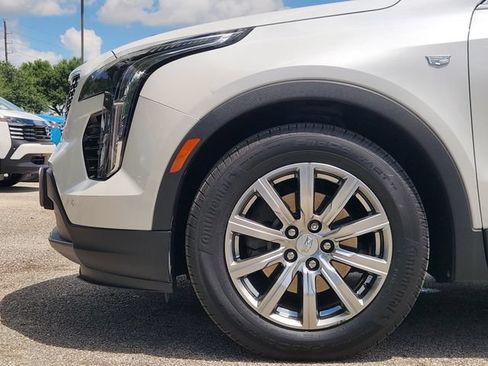 Used 2022 Cadillac XT4 Premium Luxury w/ Cold Weather Package FWD image 8