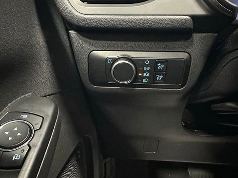 Used 2025 Ford Escape Active AWD/4WD image 17
