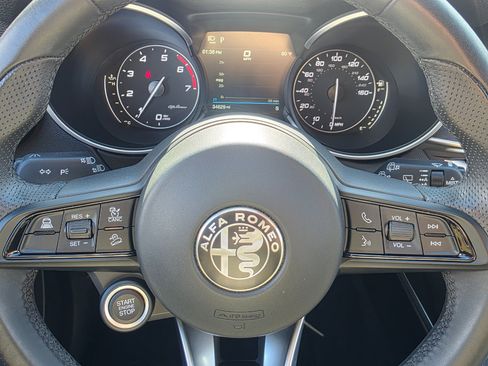 Used 2022 Alfa Romeo Stelvio Ti image 12