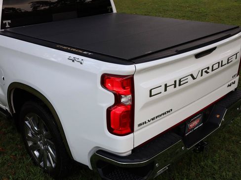 Used 2022 Chevrolet Silverado 1500 LTZ w/ LTZ Premium Package AWD/4WD image 14