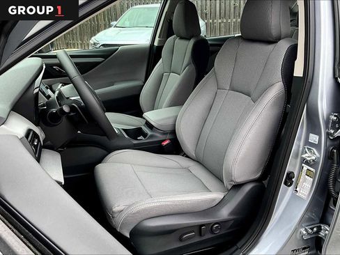 Used 2025 Subaru Legacy Premium AWD/4WD image 9