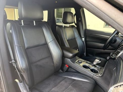 Used 2020 Jeep Grand Cherokee Altitude AWD/4WD image 4