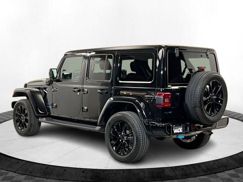 Used 2021 Jeep Wrangler Unlimited Sahara image 3