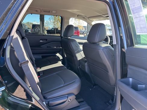 New 2025 Nissan Pathfinder SL w/ Lighting Package (N92) image 19