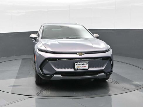 New 2026 Chevrolet Equinox EV LT image 3