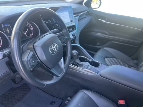 Used 2024 Toyota Camry SE image 10