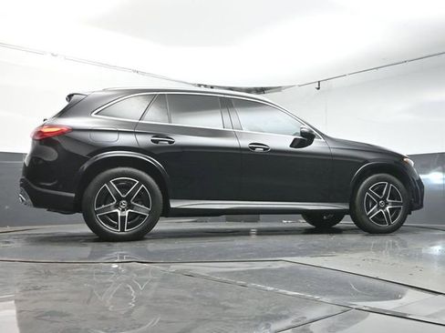 Used 2025 Mercedes-Benz GLC 300 image 40