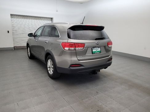 Used 2017 Kia Sorento FWD image 5