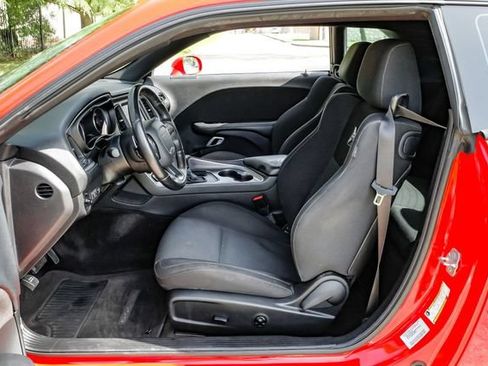 Used 2016 Dodge Challenger R/T Scat Pack RWD image 6