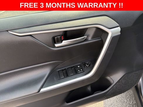 Used 2020 Toyota RAV4 XLE AWD/4WD image 12