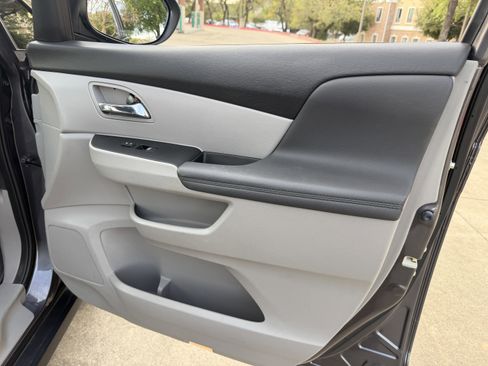 Used 2015 Honda Odyssey EX-L image 9