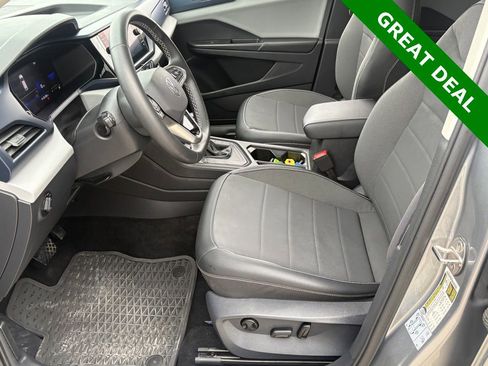 Used 2022 Volkswagen Taos SE w/ Panoramic Sunroof Package FWD image 30