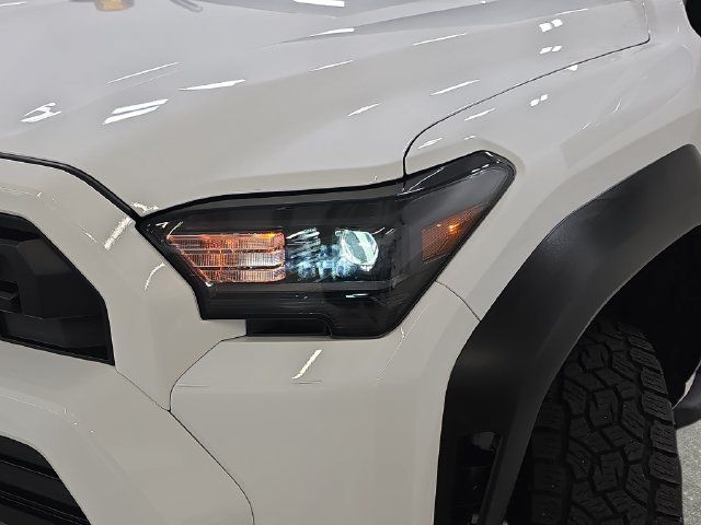 Used 2025 Toyota 4Runner SR5 AWD/4WD image 30