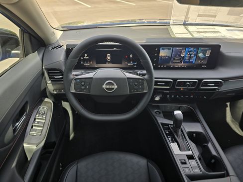 New 2026 Nissan Sentra SR FWD image 13
