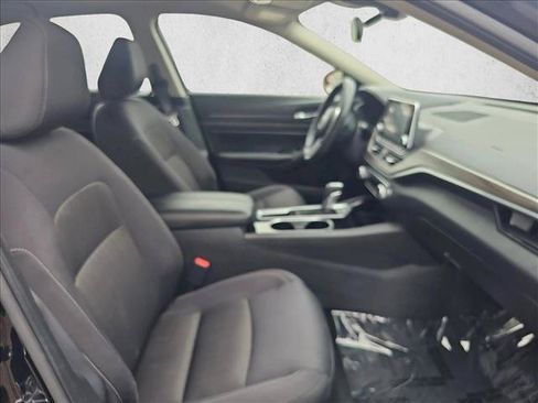 Used 2024 Nissan Altima 2.5 SV FWD image 25