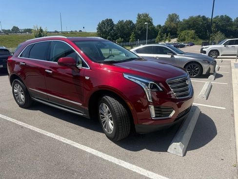 Used 2017 Cadillac XT5 Luxury FWD image 3