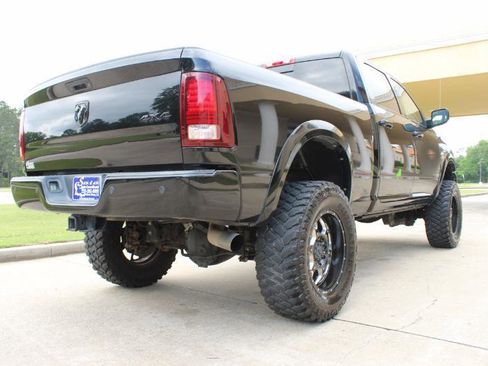 Used 2014 RAM 2500 Laramie w/ Black Appearance Group AWD/4WD image 17
