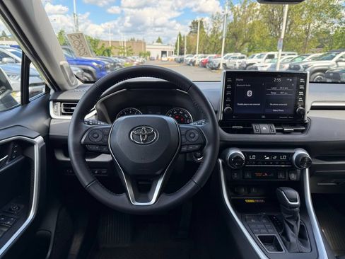 Certified 2022 Toyota RAV4 XLE Premium AWD/4WD image 22