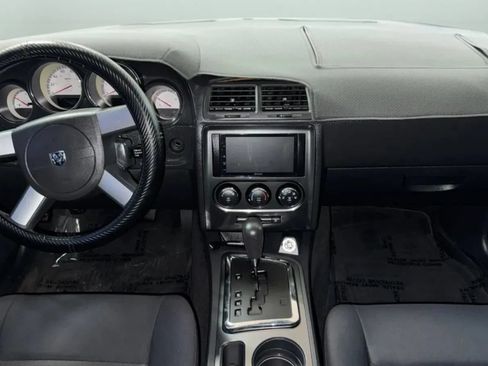 Used 2010 Dodge Challenger SE RWD image 19