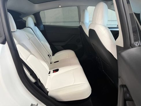 Used 2023 Tesla Model Y Long Range AWD/4WD image 18
