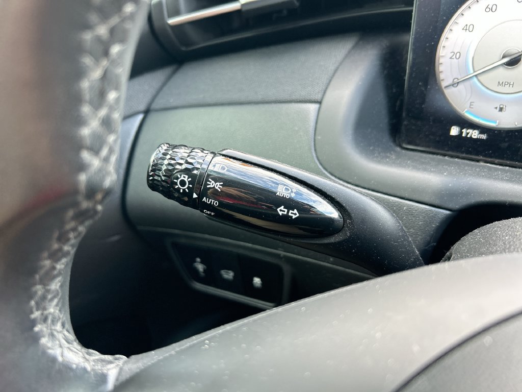 Used 2022 Hyundai Tucson SEL w/ Convenience + Premium Package FWD image 21